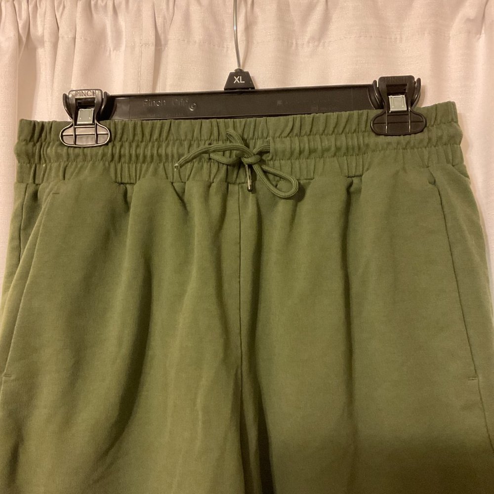 Gymshark Women's Shorts M Olive Green Elastic Tie Waist Pockets - Picture 2 of 8